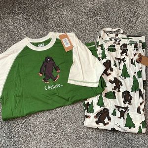 NWT!! Men’s Bigfoot Pajamas